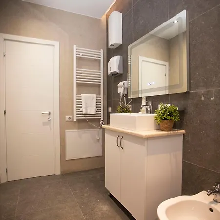 Klaus 4* Tirana