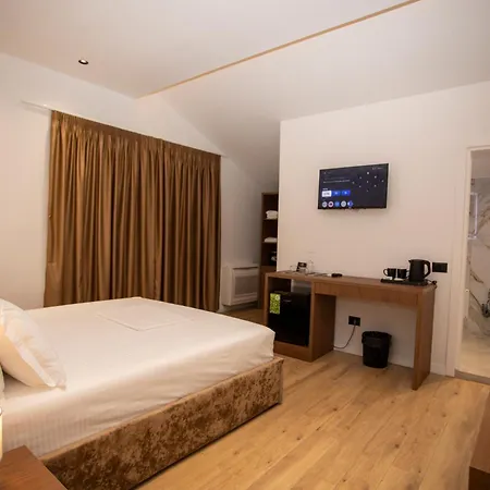 Hotell Klaus Tirana