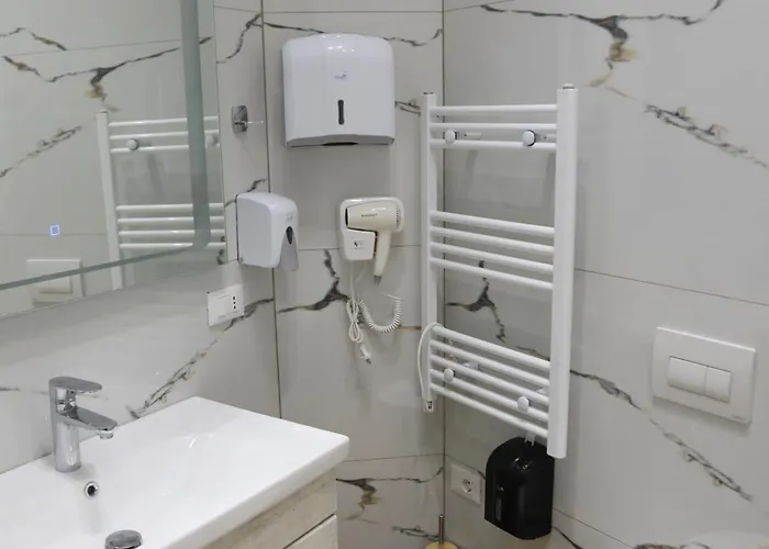 Klaus 4* Tirana